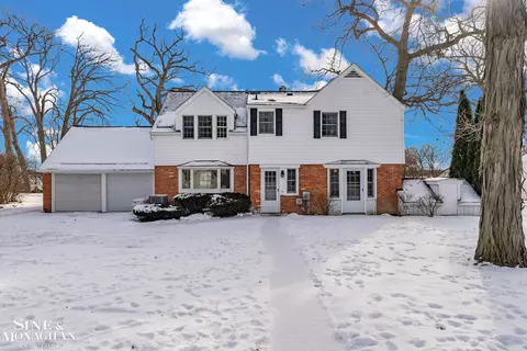 Exterior - 961 N Riverside, Saint Clair, MI 48079 photo 5 of 8