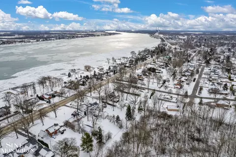 View/Area - 961 N Riverside, Saint Clair, MI 48079 photo 4 of 11