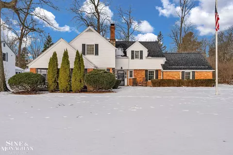 Exterior - 961 N Riverside, Saint Clair, MI 48079 photo 1 of 8