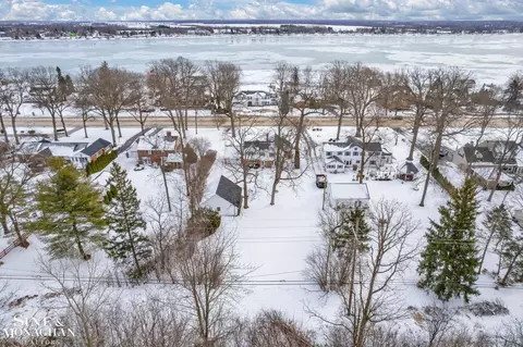 View/Area - 961 N Riverside, Saint Clair, MI 48079 photo 1 of 11