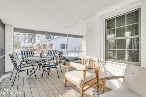 Exterior - 961 N Riverside, Saint Clair, MI 48079 photo 2 of 8