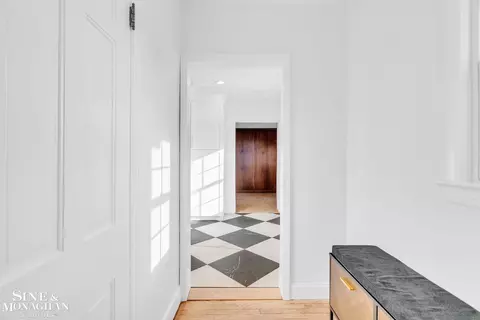 Entry Way - 961 N Riverside, Saint Clair, MI 48079 photo 3 of 5