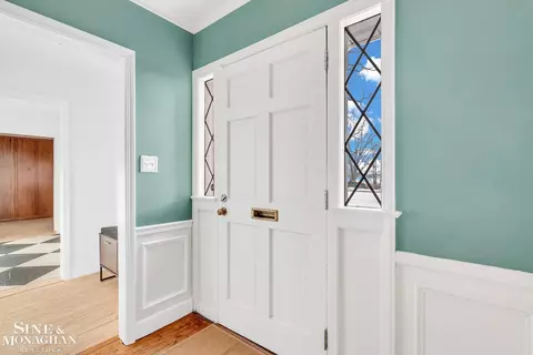 Entry Way - 961 N Riverside, Saint Clair, MI 48079 photo 2 of 5