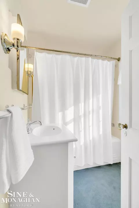 Bath - 961 N Riverside, Saint Clair, MI 48079 photo 4 of 4