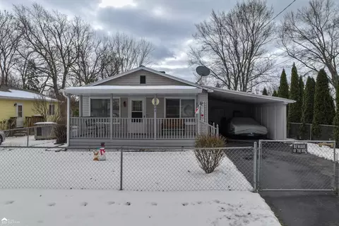 2202 Brady, Burton, MI 48529