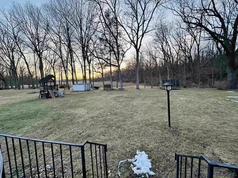 Exterior - 4775 Hooks Ml, Adrian, MI 49221 photo 2 of 4