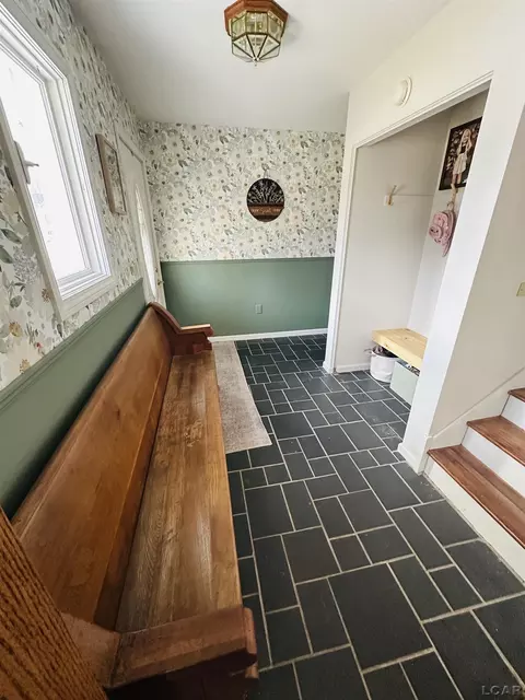 Entry Way - 4775 Hooks Ml, Adrian, MI 49221 photo 1 of 1