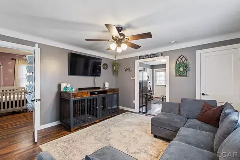 Living - 832 Reisig, Monroe, MI 48161 photo 2 of 2