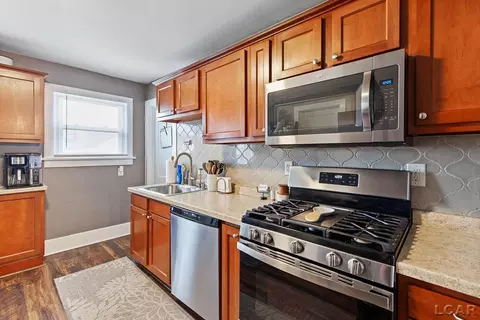 Kitchen - 832 Reisig, Monroe, MI 48161 photo 1 of 4