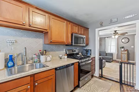Kitchen - 832 Reisig, Monroe, MI 48161 photo 3 of 4