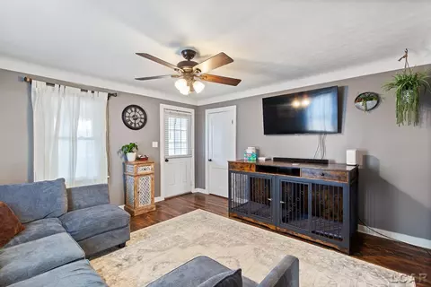 Living - 832 Reisig, Monroe, MI 48161 photo 1 of 2