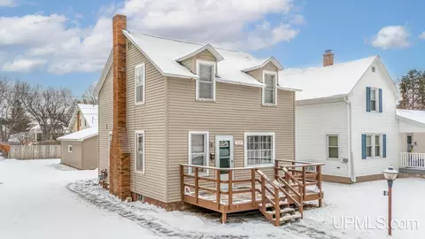 1015 Stockbridge, Iron Mountain, MI 49801