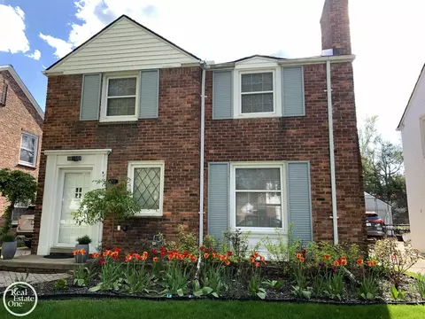 253 Mcmillan, Grosse Pointe Farms, MI 48236