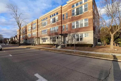 82 Clinton St, Mount Clemens, MI 48043