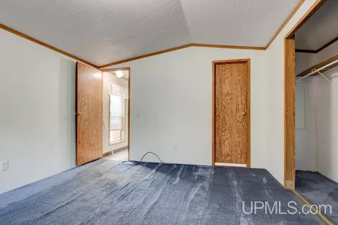Bedroom - n2705 River Drive, Wallace, MI 49893 photo 6 of 7