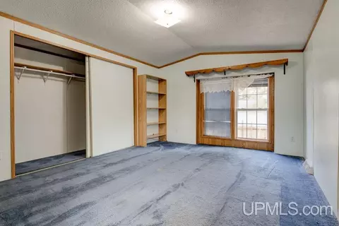 Bedroom - n2705 River Drive, Wallace, MI 49893 photo 4 of 7
