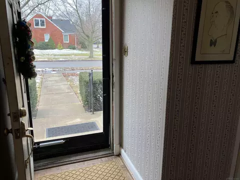 1050 Harvard, Grosse Pointe, MI 48230 photo 2