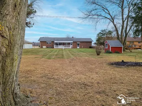 10377 Grafton, Carleton, MI 48117 photo 9