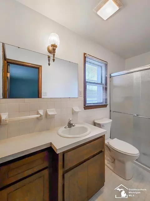 10377 Grafton, Carleton, MI 48117 photo 24
