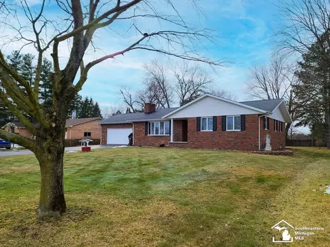 10377 Grafton, Carleton, MI 48117 photo 2