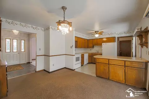 10377 Grafton, Carleton, MI 48117 photo 17