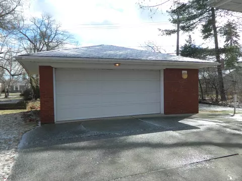 652 Godfroy, Monroe, MI 48162 photo 2