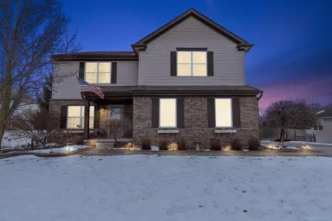 5574 Still Mdw, Grand Blanc, MI 48439