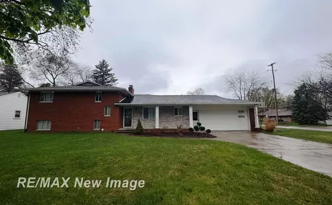 1237 Passolt, Saginaw, MI 48638