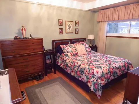 Bedroom - 25828 Pine Vw, Warren, MI 48091 photo 2 of 2
