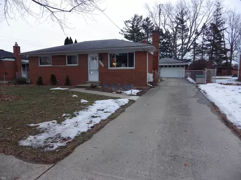 Exterior - 25828 Pine Vw, Warren, MI 48091 photo 2 of 8