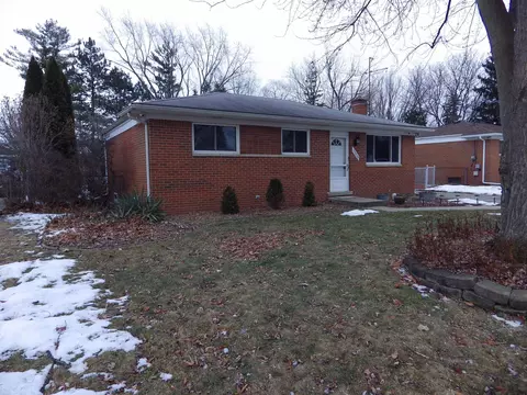 Exterior - 25828 Pine Vw, Warren, MI 48091 photo 3 of 8