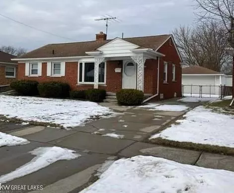 21725 Woodbridge, Saint Clair Shores, MI 48080