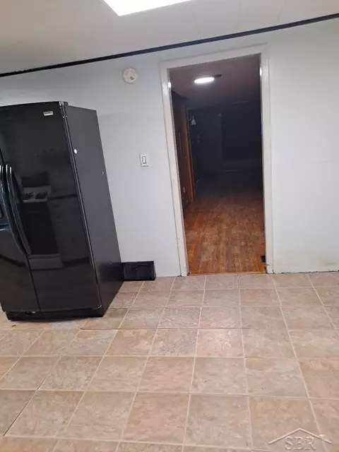 Entry Way - 409 Quarry, Jackson, MI 49201 photo 4 of 5
