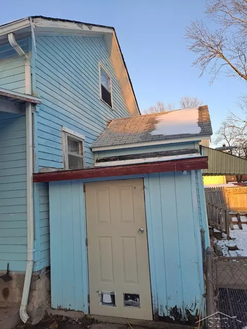 Exterior - 409 Quarry, Jackson, MI 49201 photo 2 of 6