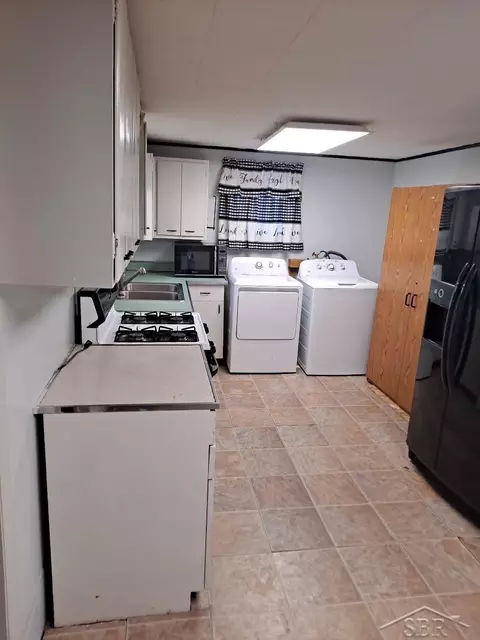 Kitchen - 409 Quarry, Jackson, MI 49201 photo 1 of 1