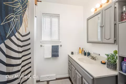 Bath - 6289 Birchview, Saginaw, MI 48609 photo 1 of 2