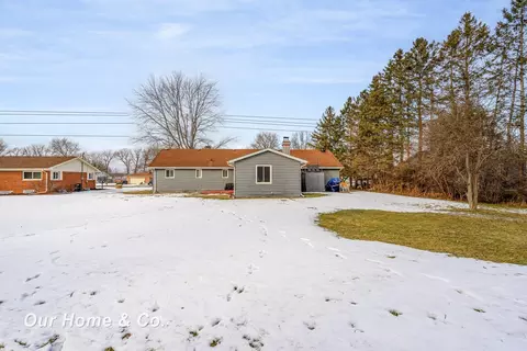 Exterior - 6289 Birchview, Saginaw, MI 48609 photo 6 of 7
