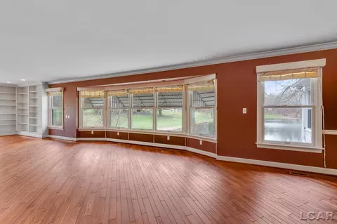 Living - 565 Budlong, Adrian, MI 49221 photo 2 of 7