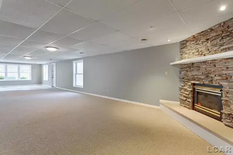 Living - 565 Budlong, Adrian, MI 49221 photo 7 of 7