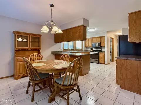 Dining - 46914 Barbara, Macomb, MI 48044 photo 2 of 2