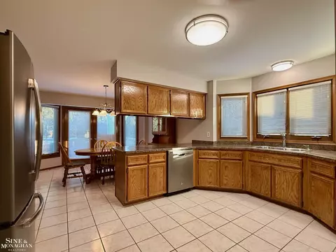 Kitchen - 46914 Barbara, Macomb, MI 48044 photo 2 of 3
