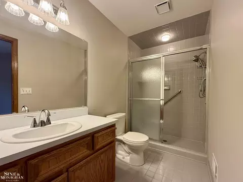 Bath - 46914 Barbara, Macomb, MI 48044 photo 1 of 2