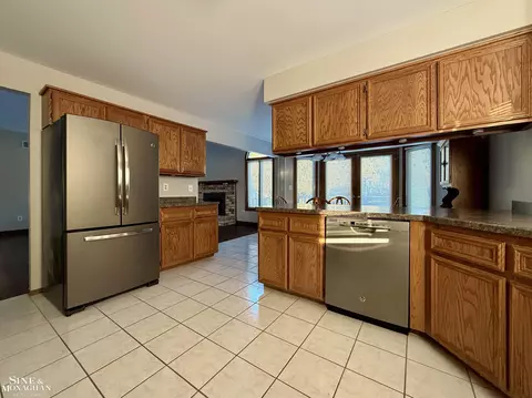 Kitchen - 46914 Barbara, Macomb, MI 48044 photo 1 of 3