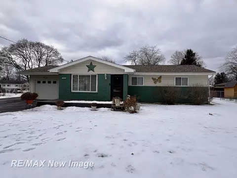 1459 Dover, Saginaw, MI 48638