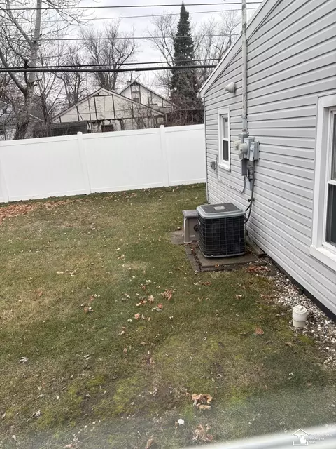752 Rambow, Monroe, MI 48161 photo 17