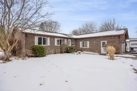 1041 W W Ctr, Essexville, MI 48732