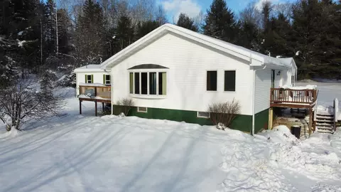 685 Amanda, Ishpeming, MI 49849 photo 2