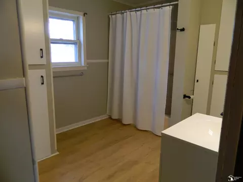 Bath - 443 Arbor, Monroe, MI 48162 photo 1 of 2