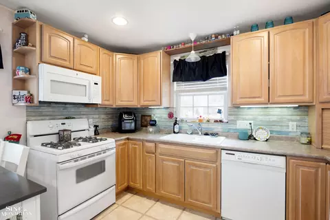 2116 Grand Blvd, Monroe, MI 48162 photo 11