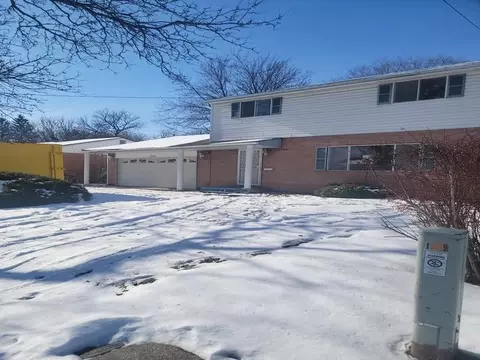 1339 Essling, Saginaw, MI 48601